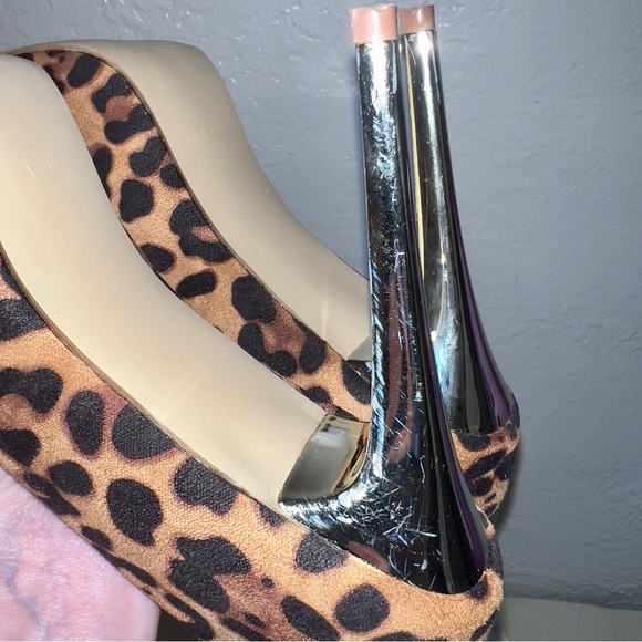 Leopard peep toe heels 🐆 - Picture 10 of 14
